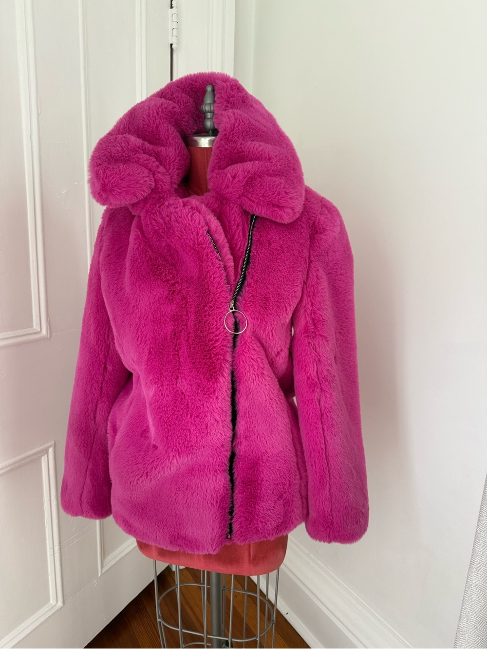 NEW unworn Hot Pink Fashion Nova plush faux fur jacket